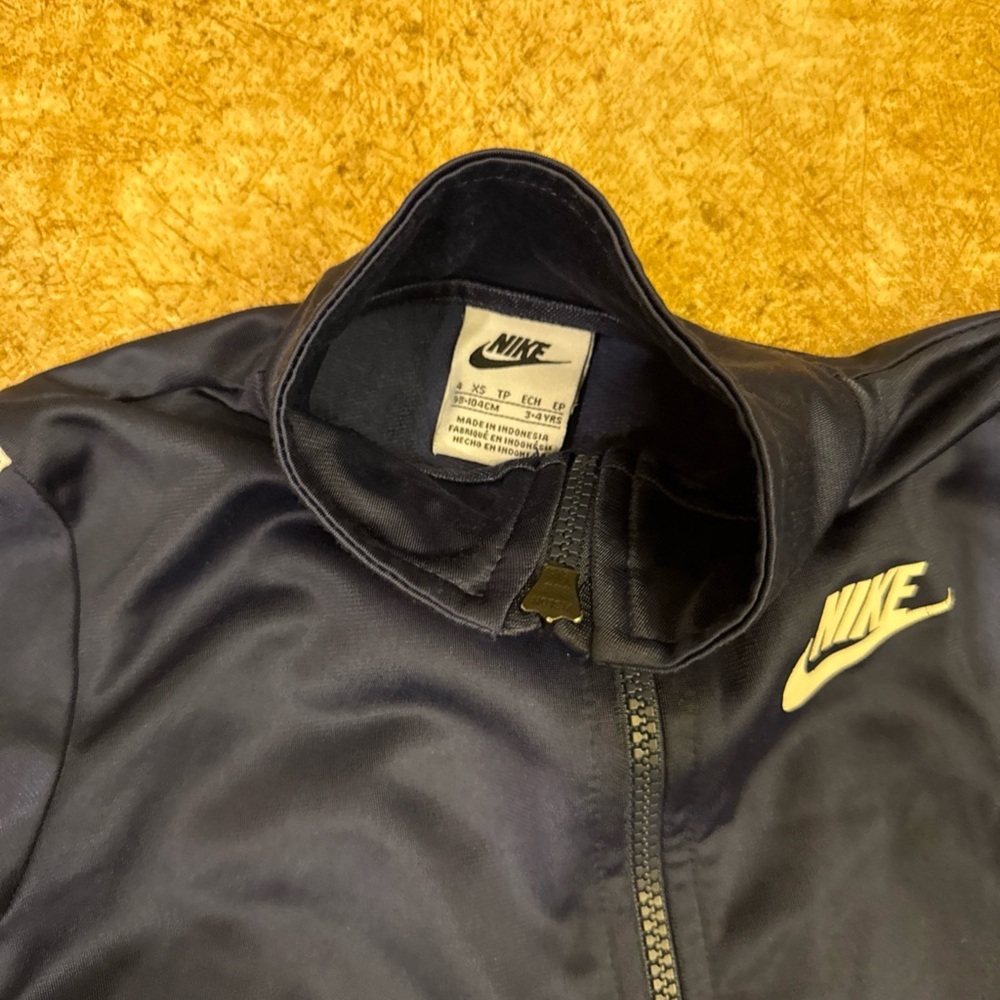 Nike Kids Navy and White Jogger Set - Picture 3 of 5